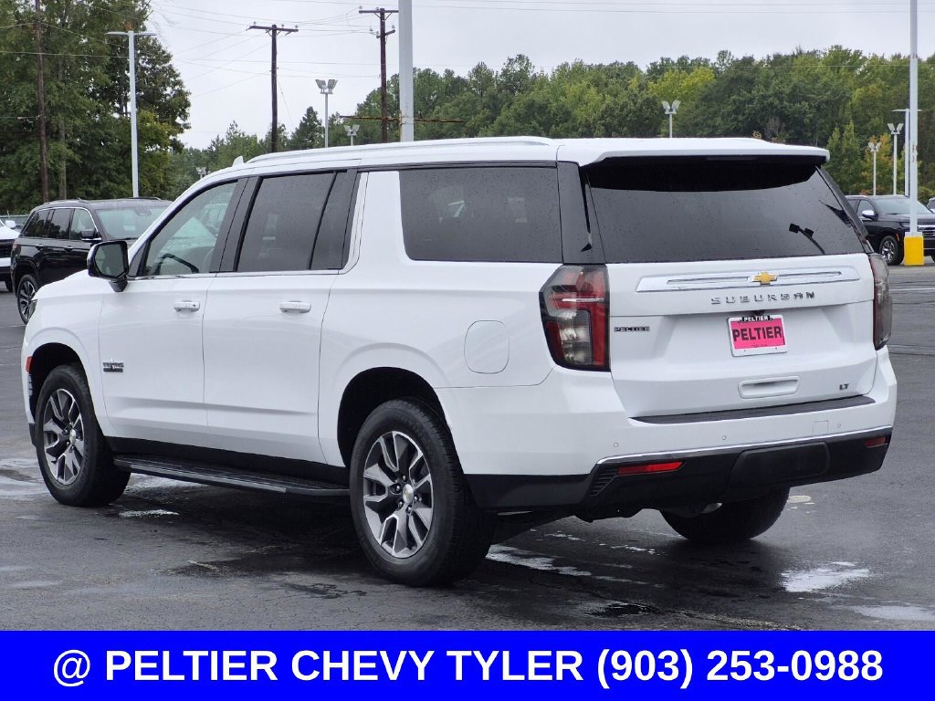 Used 2024 Chevrolet Suburban LT w/ Luxury Package RWD image 4