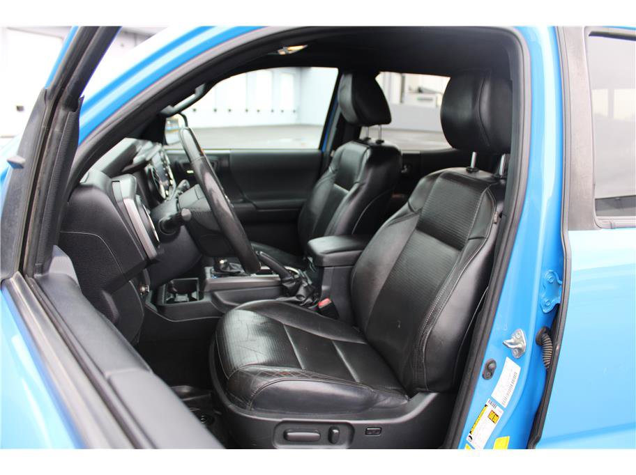 Used 2020 Toyota Tacoma TRD Sport w/ TRD Premium Sport Package image 8