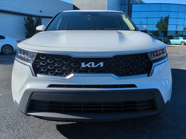 Used 2023 Kia Sorento LX image 9
