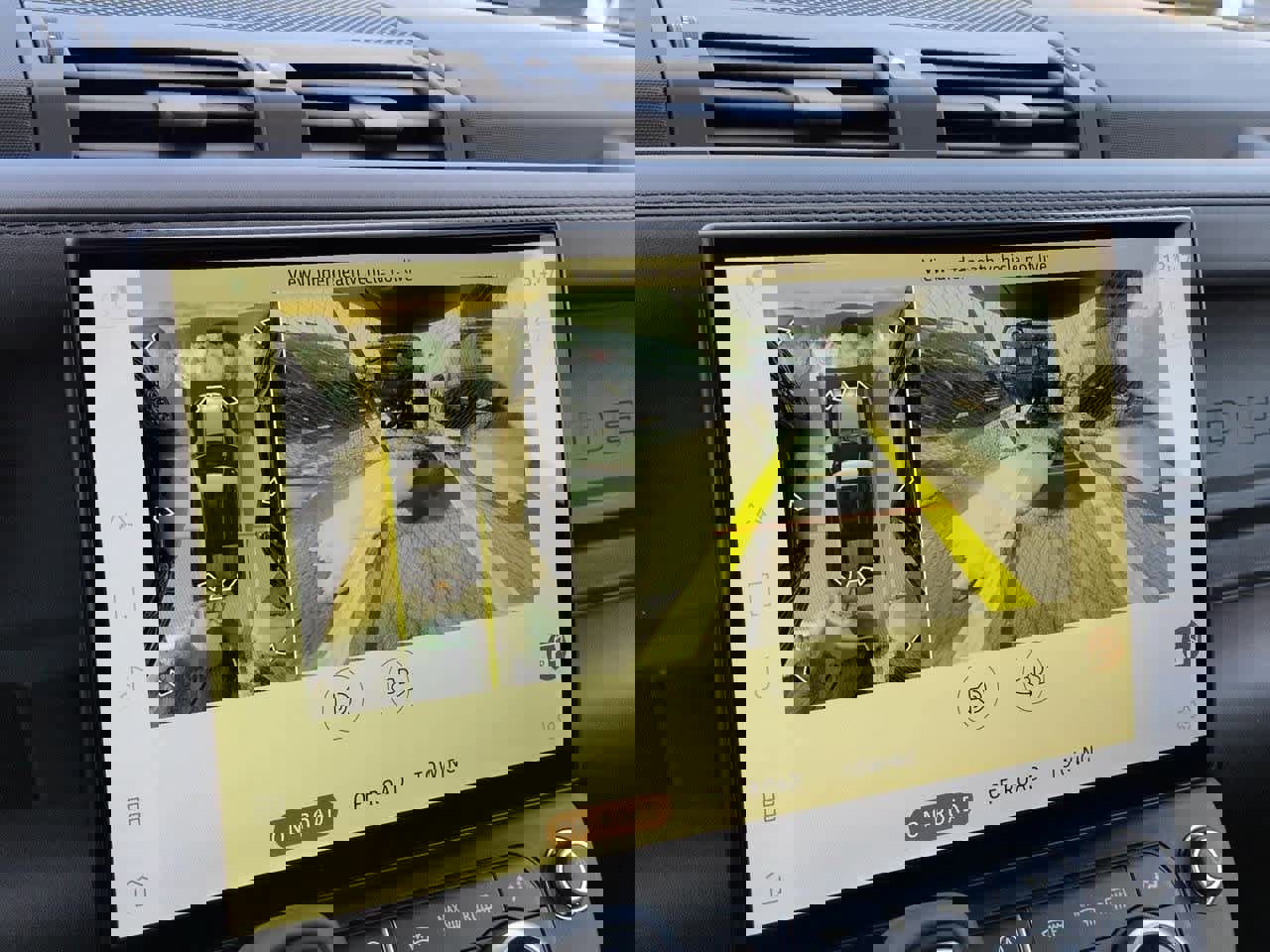 New 2026 Land Rover Defender 110 X-Dynamic SE image 31