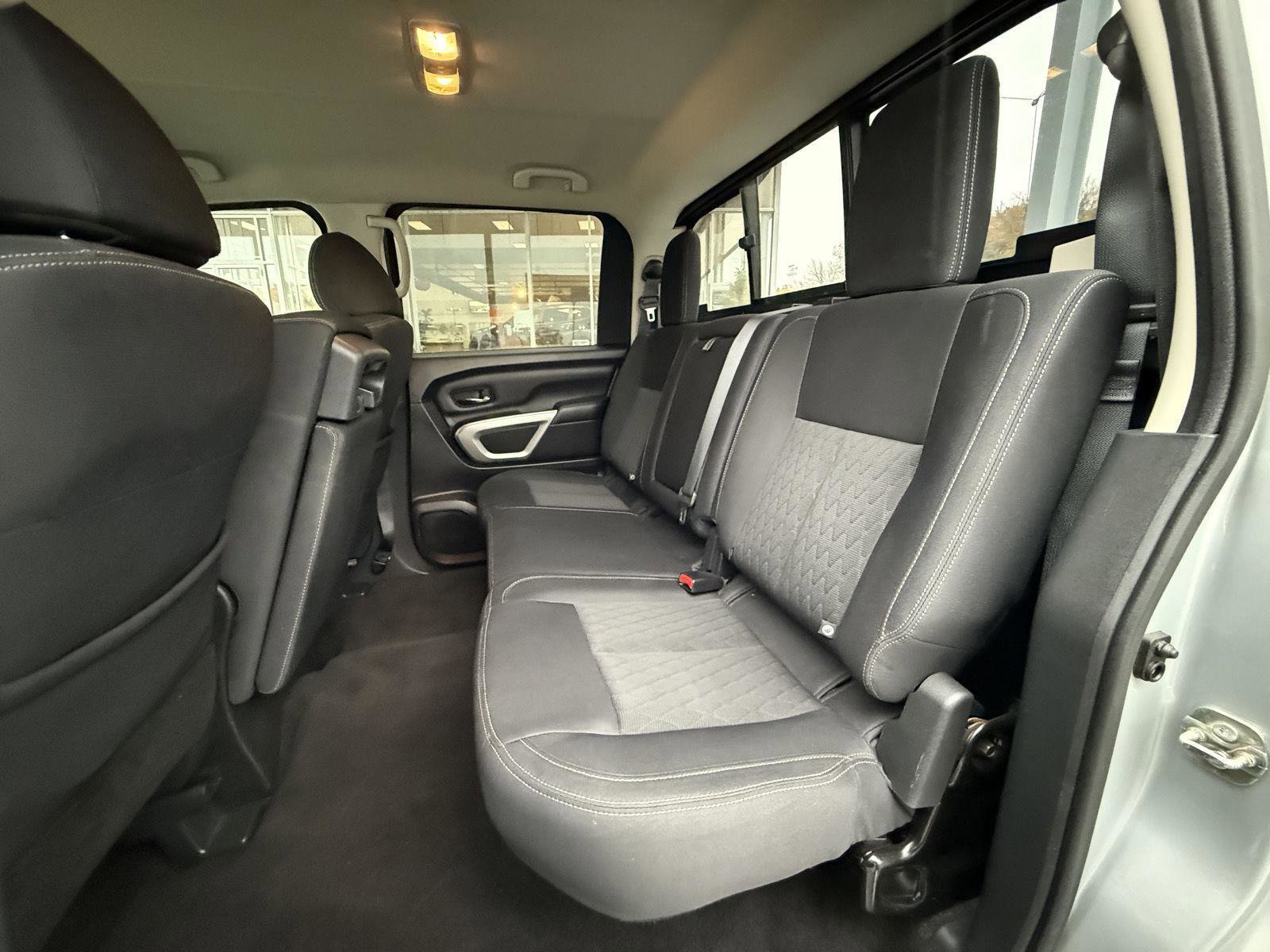 Used 2019 Nissan Titan SV image 25