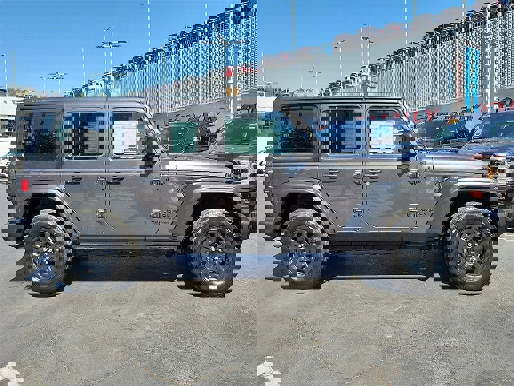 Used 2022 Jeep Wrangler Unlimited Sport image 28