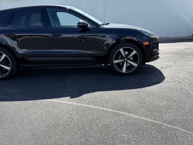 Used 2025 Porsche Macan AWD/4WD image 9