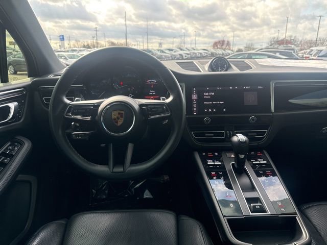 Used 2022 Porsche Macan image 11
