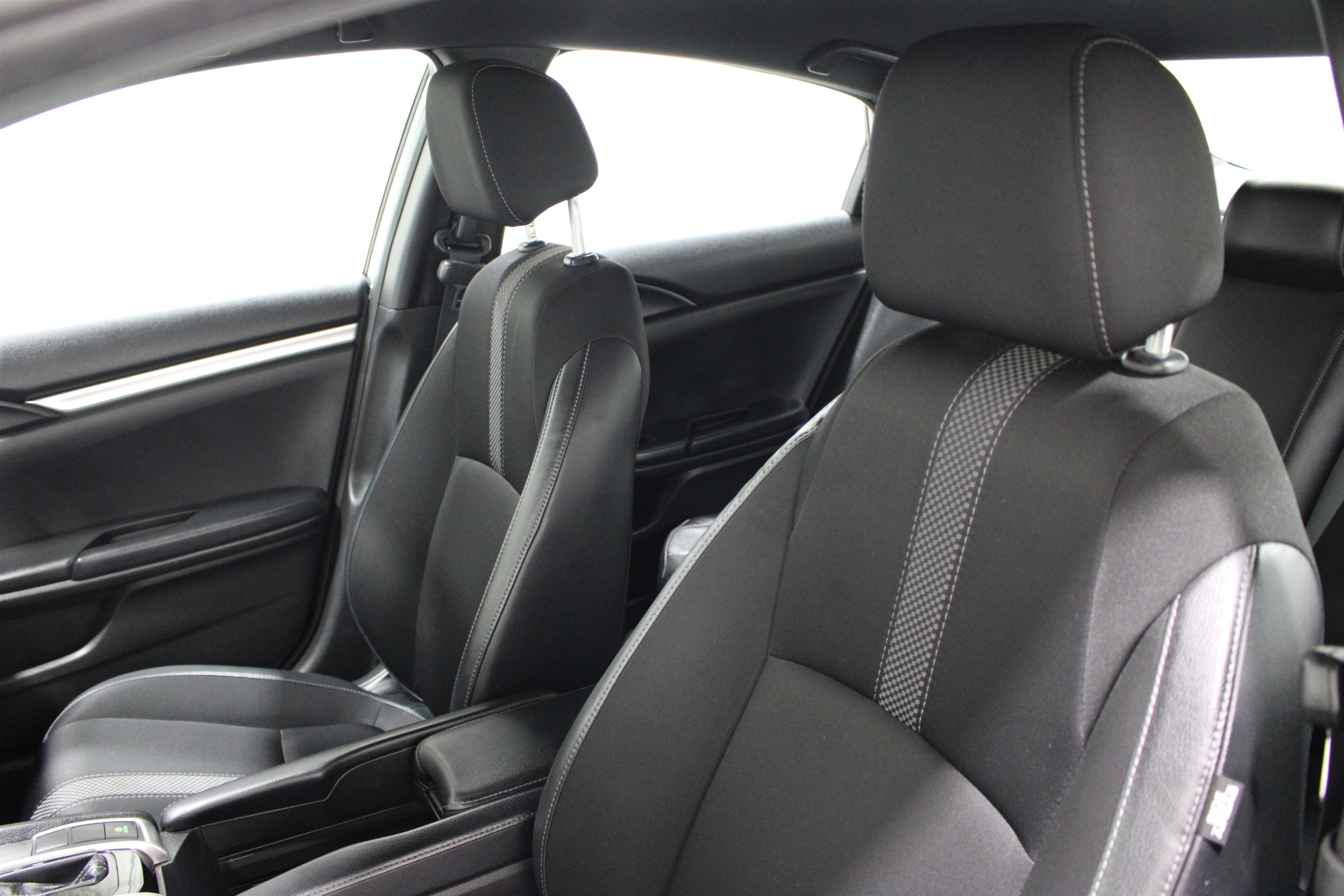 Used 2020 Honda Civic Sport image 4