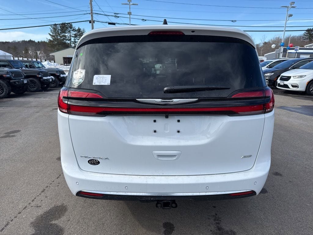 New 2026 Chrysler Pacifica Pinnacle AWD/4WD image 4