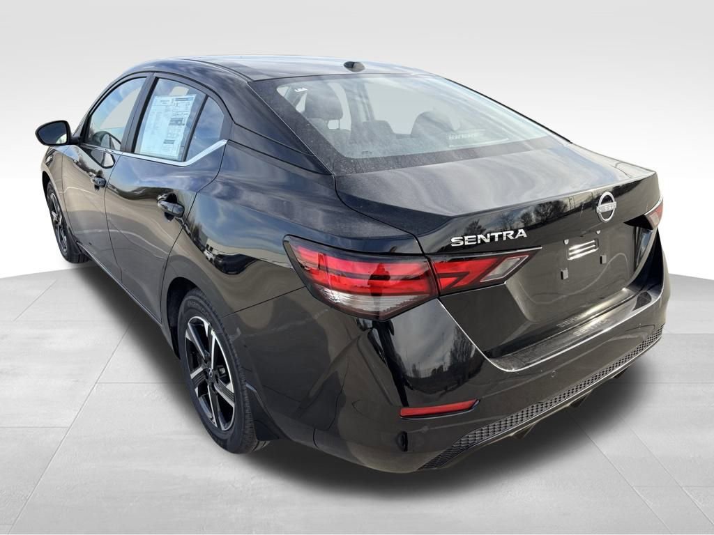 Used 2025 Nissan Sentra SV image 4
