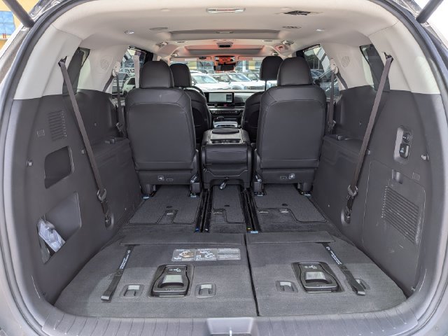Certified 2026 Kia Carnival SX Prestige FWD image 12