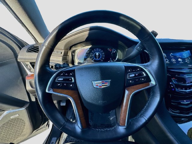Used 2017 Cadillac Escalade Luxury AWD/4WD image 14