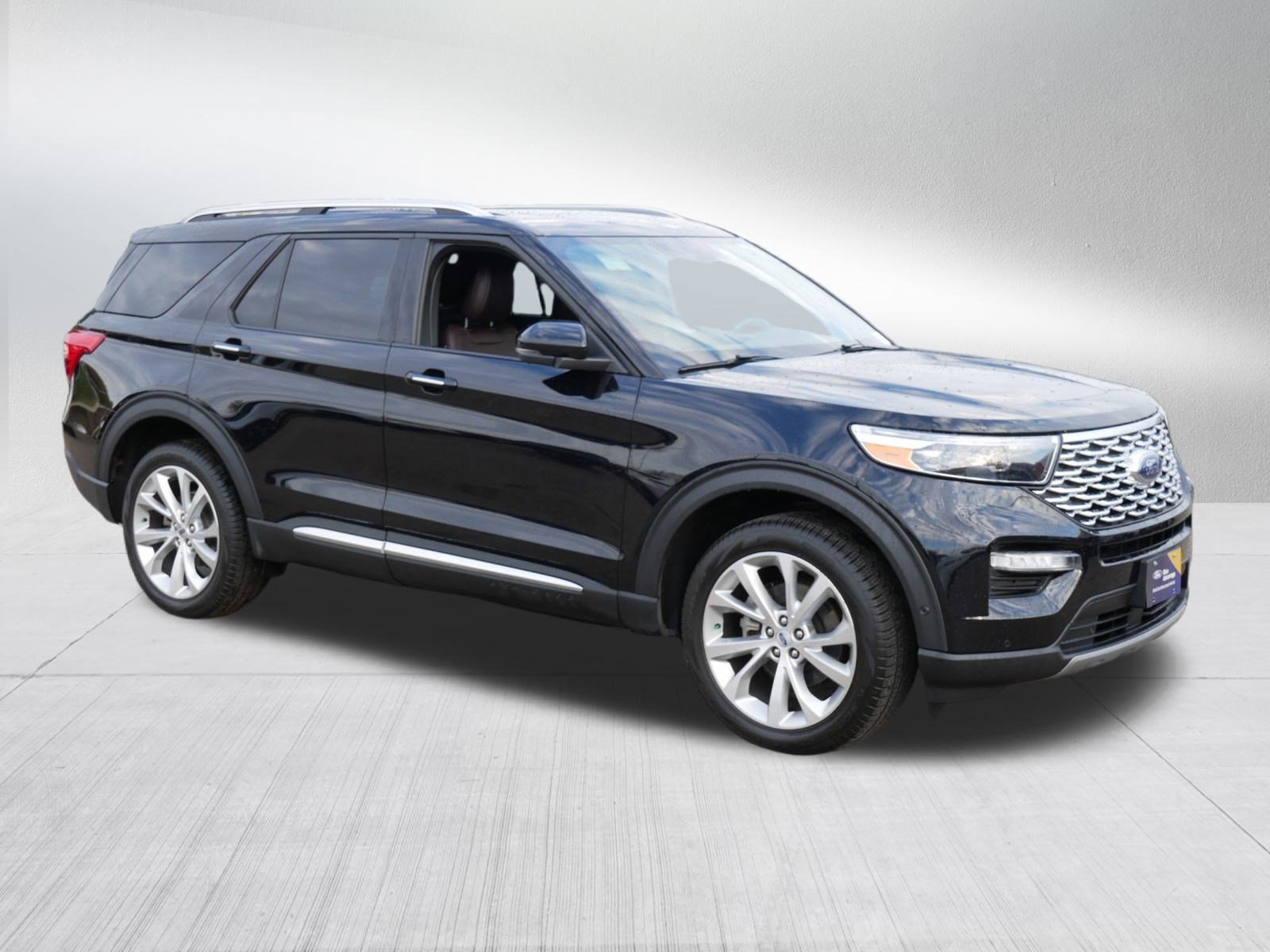 Certified 2022 Ford Explorer Platinum w/ Equipment Group 601A image 2