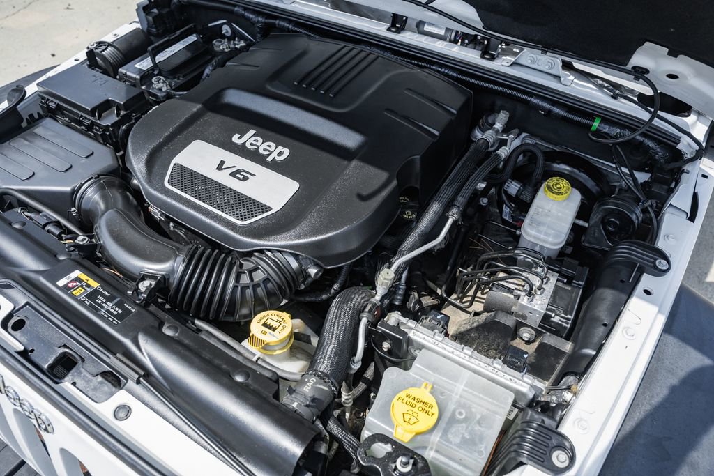 Used 2017 Jeep Wrangler Unlimited Rubicon w/ Cold Weather Group image 16