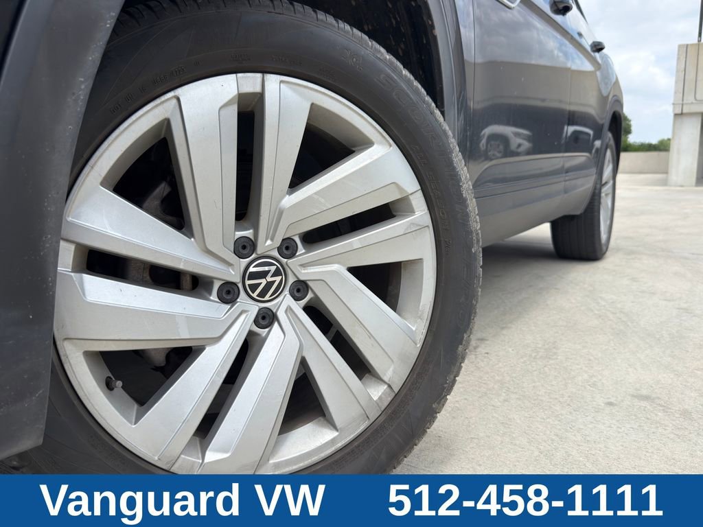 Used 2020 Volkswagen Atlas Cross Sport SE FWD image 2