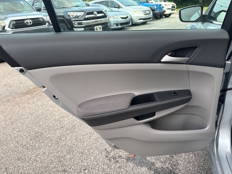 Used 2009 Honda Accord LX-P image 13