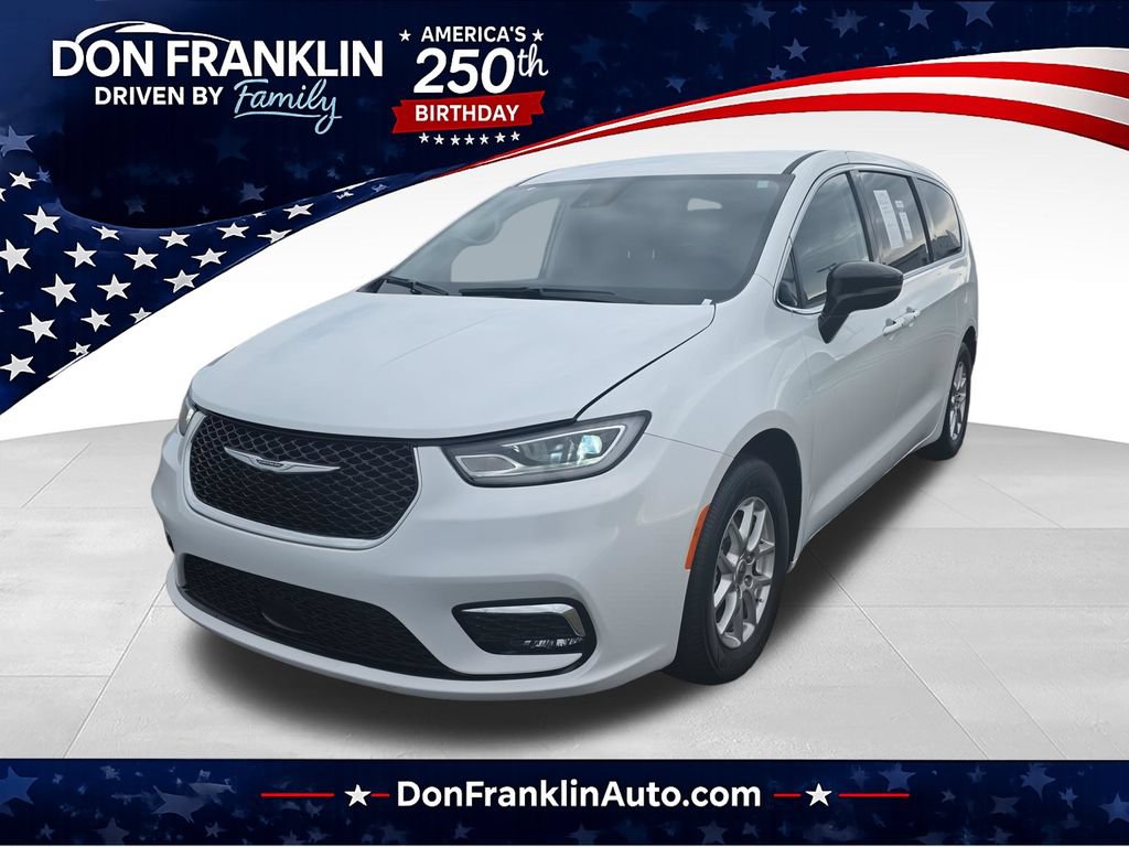 Used 2024 Chrysler Pacifica Touring-L