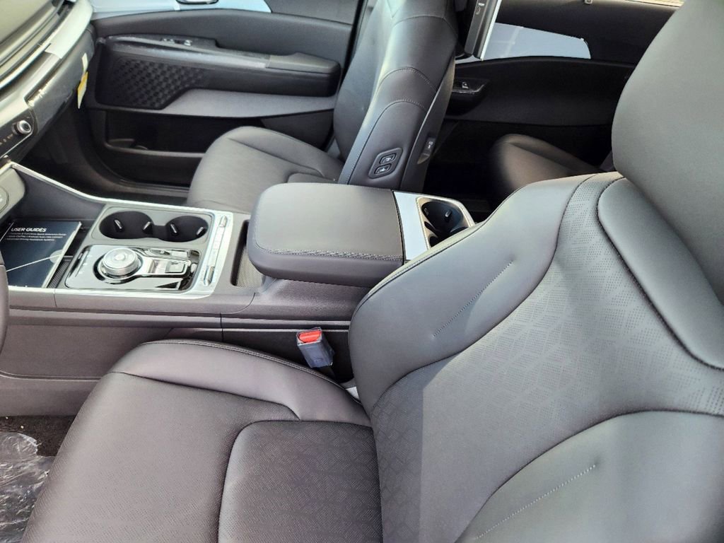 Certified 2025 Kia Carnival SX image 12