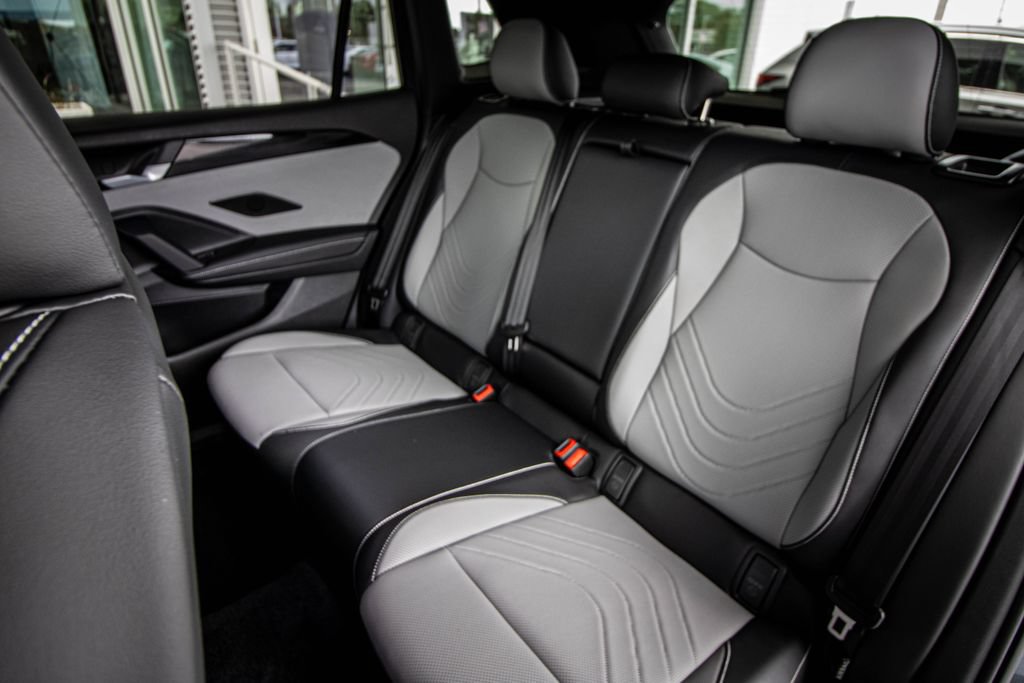 New 2026 Volkswagen Tiguan SE R-Line FWD image 30