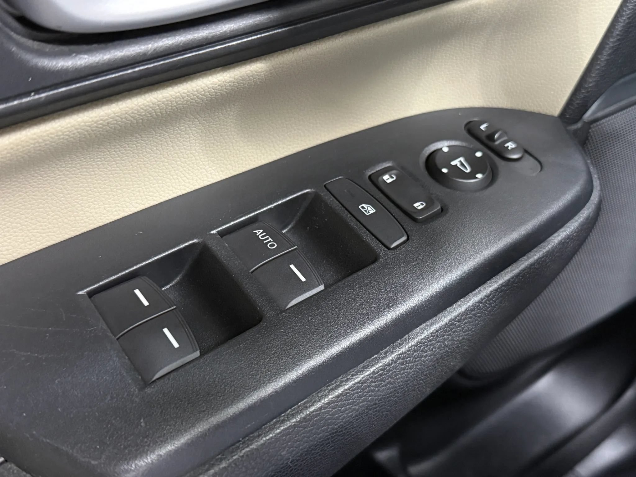 Used 2018 Honda CR-V LX image 26