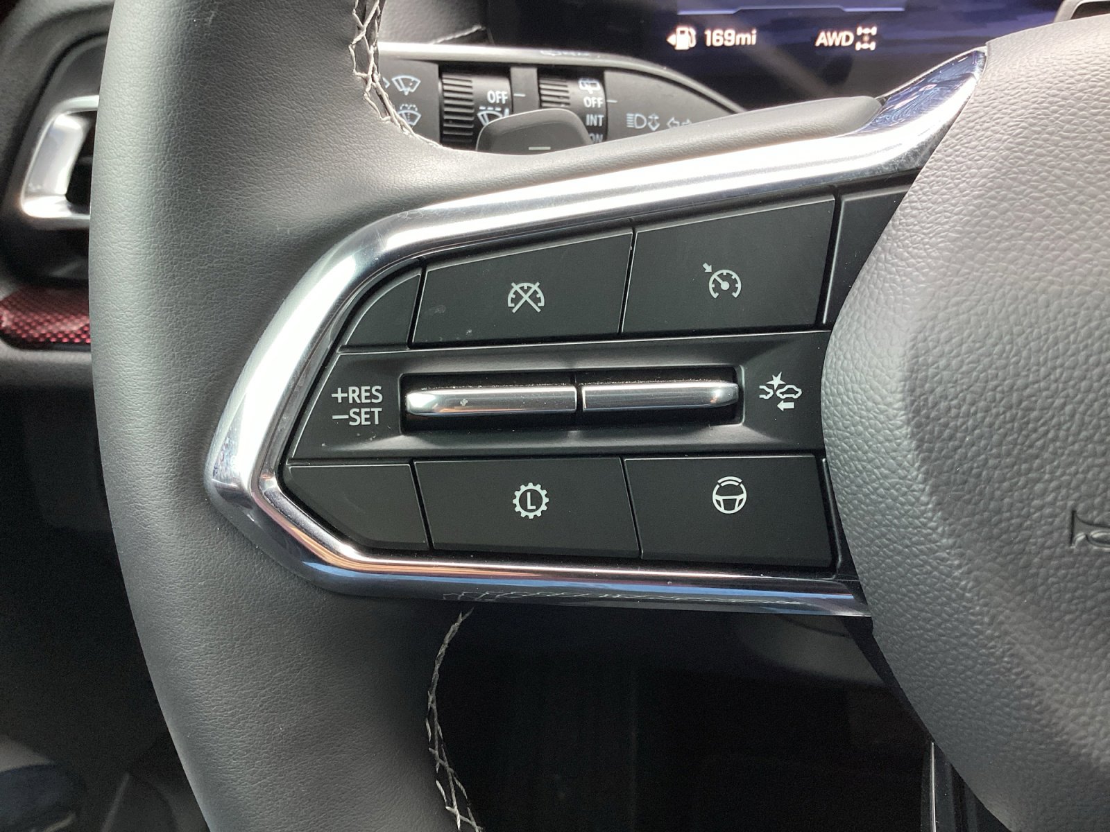 Used 2026 Chevrolet Traverse Z71 w/ Enhanced Driving Package AWD/4WD image 19