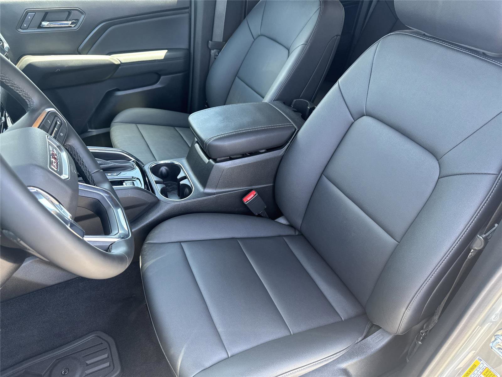 Used 2024 GMC Canyon Elevation w/ Elevation Premium Package RWD image 11