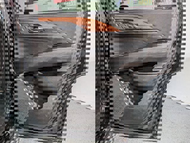 Used 2016 Cadillac Escalade Luxury image 25