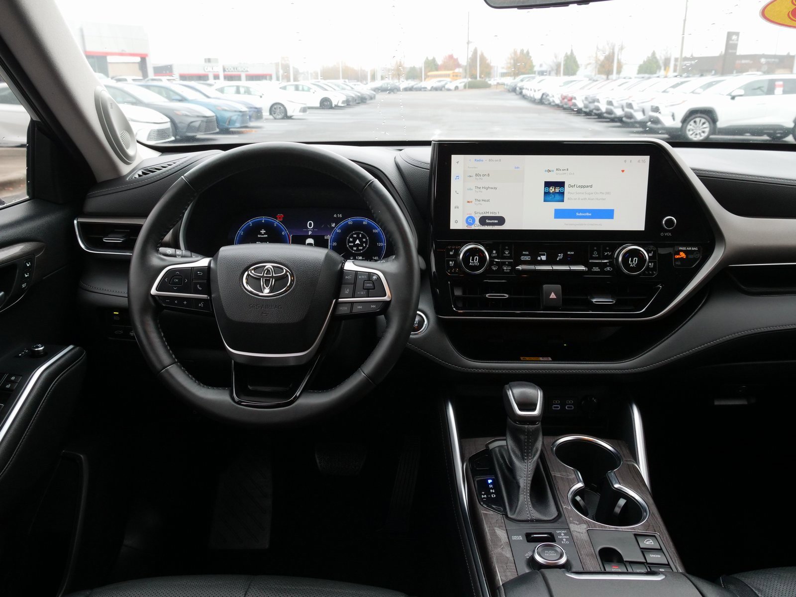 Used 2023 Toyota Highlander Limited image 23