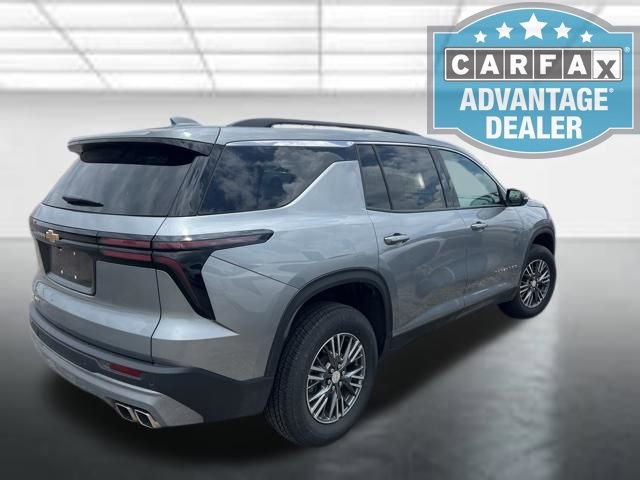 Used 2026 Chevrolet Traverse LT AWD/4WD image 2