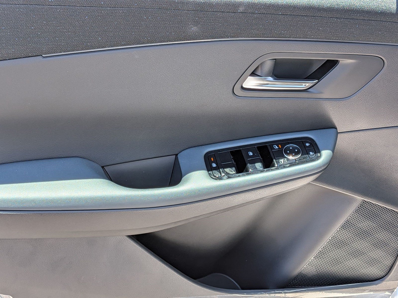 New 2026 Nissan Leaf w/ Floor Mat Package (S+) FWD image 12