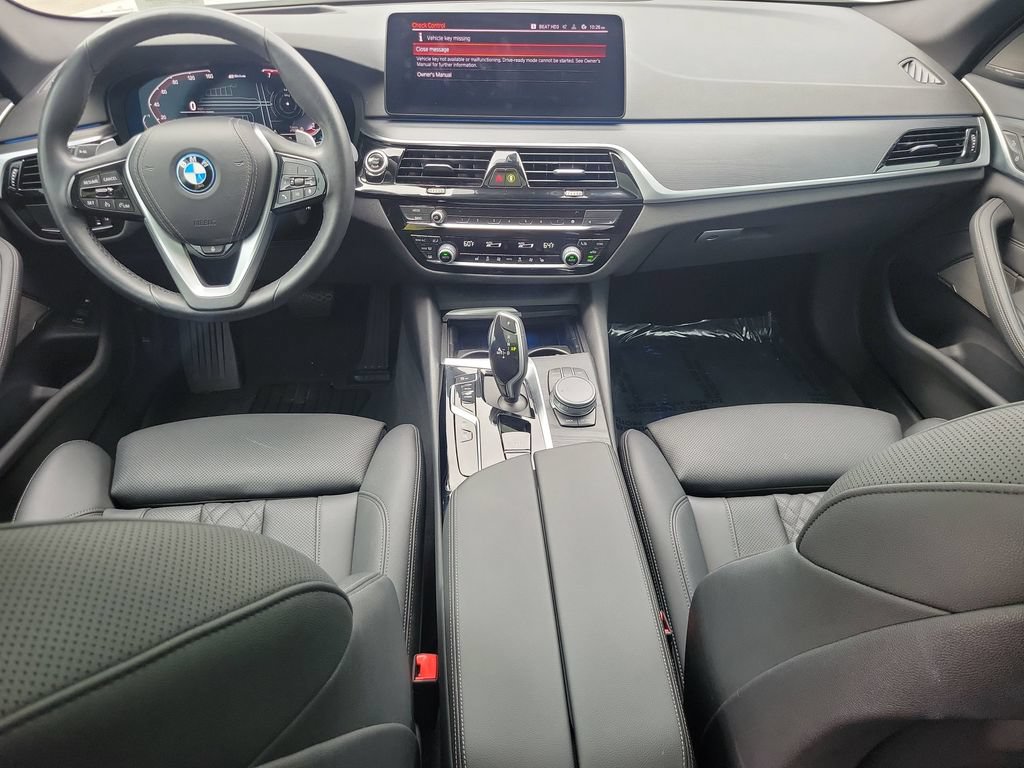 Used 2023 BMW 530e xDrive w/ Premium Package AWD/4WD image 11