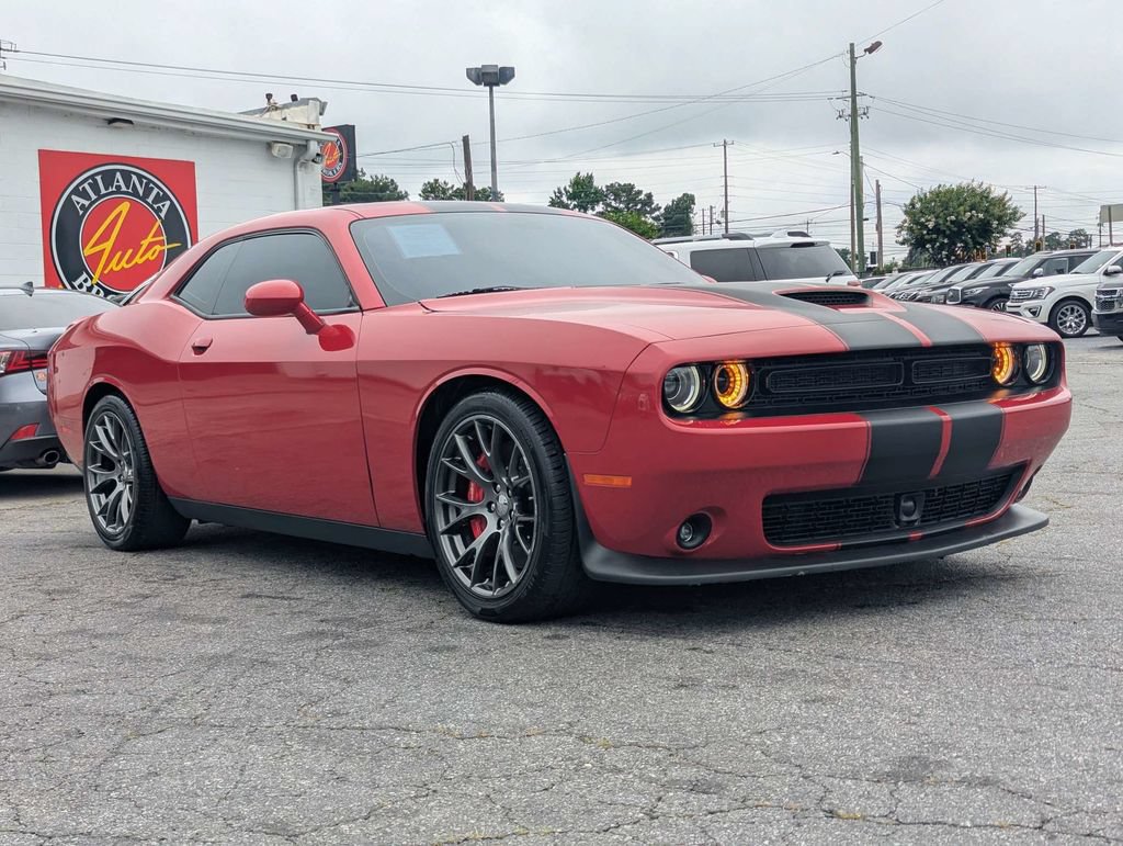 Used 2016 Dodge Challenger SRT w/ Technology Group RWD image 3
