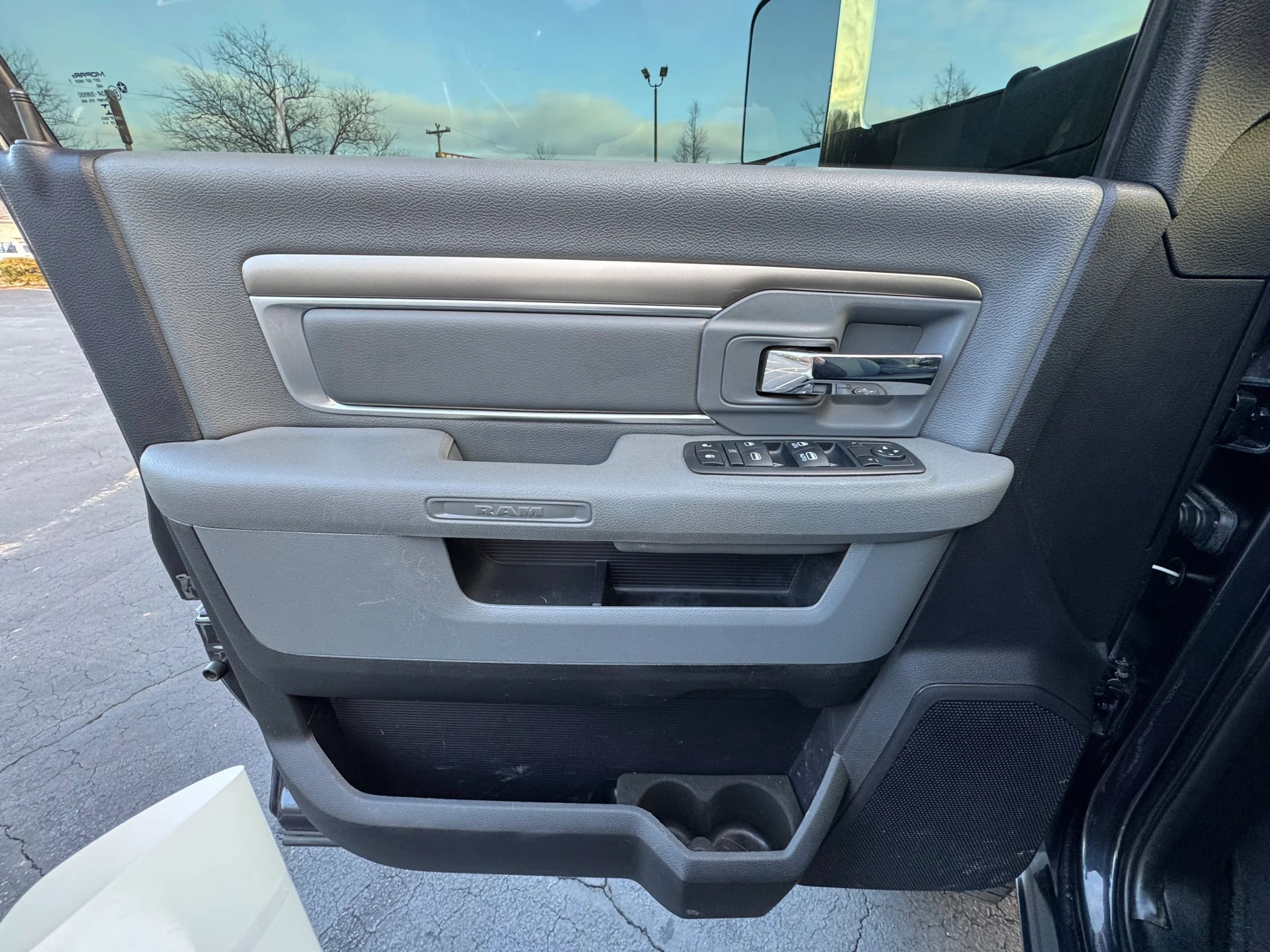 Used 2016 RAM 2500 SLT AWD/4WD image 16