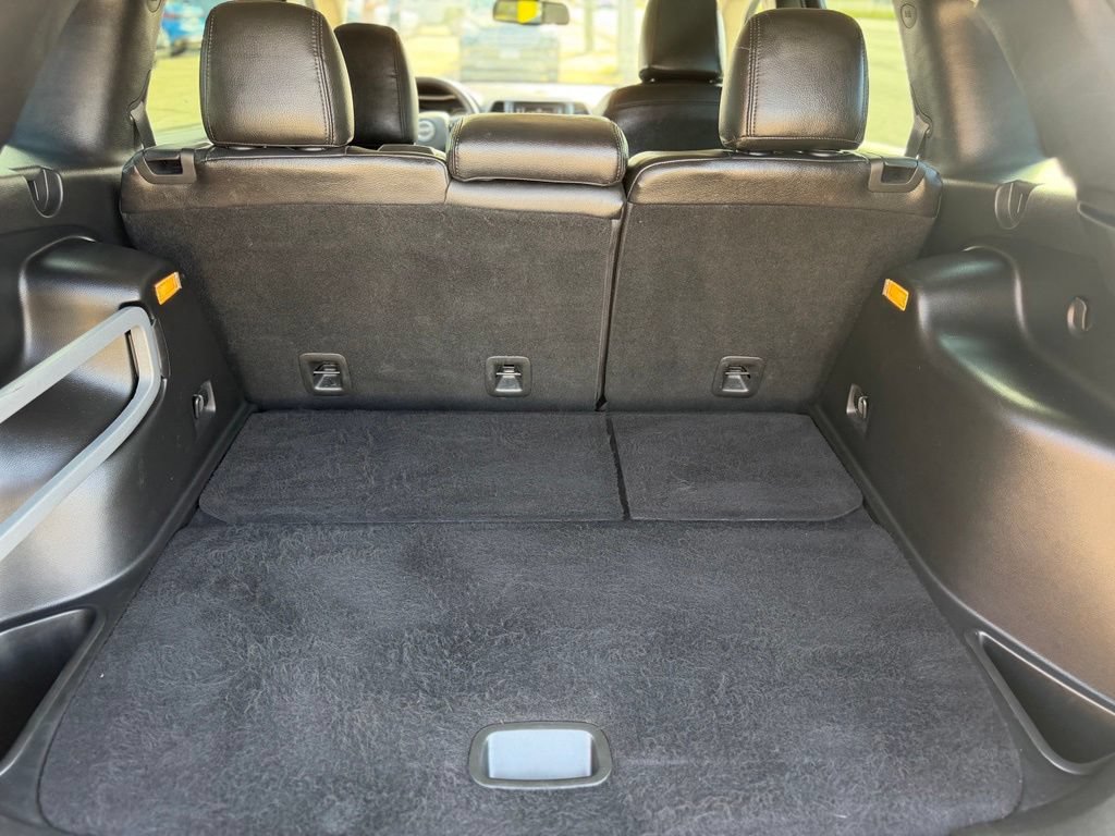Used 2017 Jeep Cherokee Sport FWD image 9
