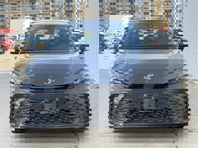 Used 2025 Toyota Camry SE image 8