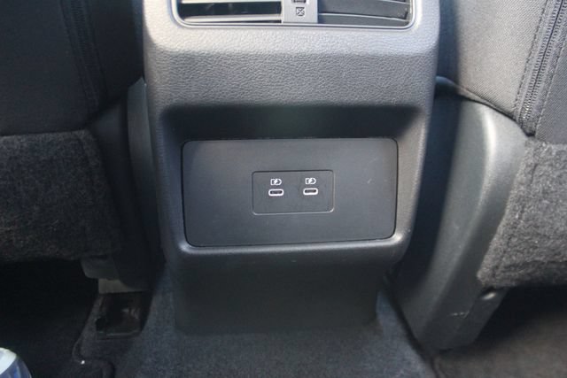 Used 2025 Nissan Rogue SV FWD image 29
