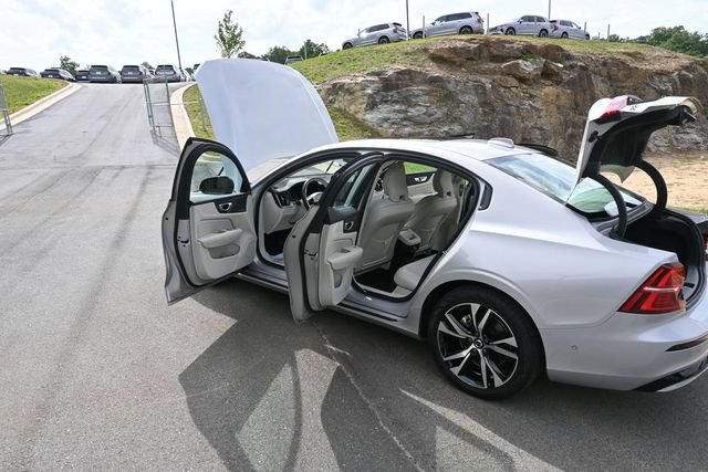Used 2025 Volvo S60 B5 Plus AWD/4WD image 39