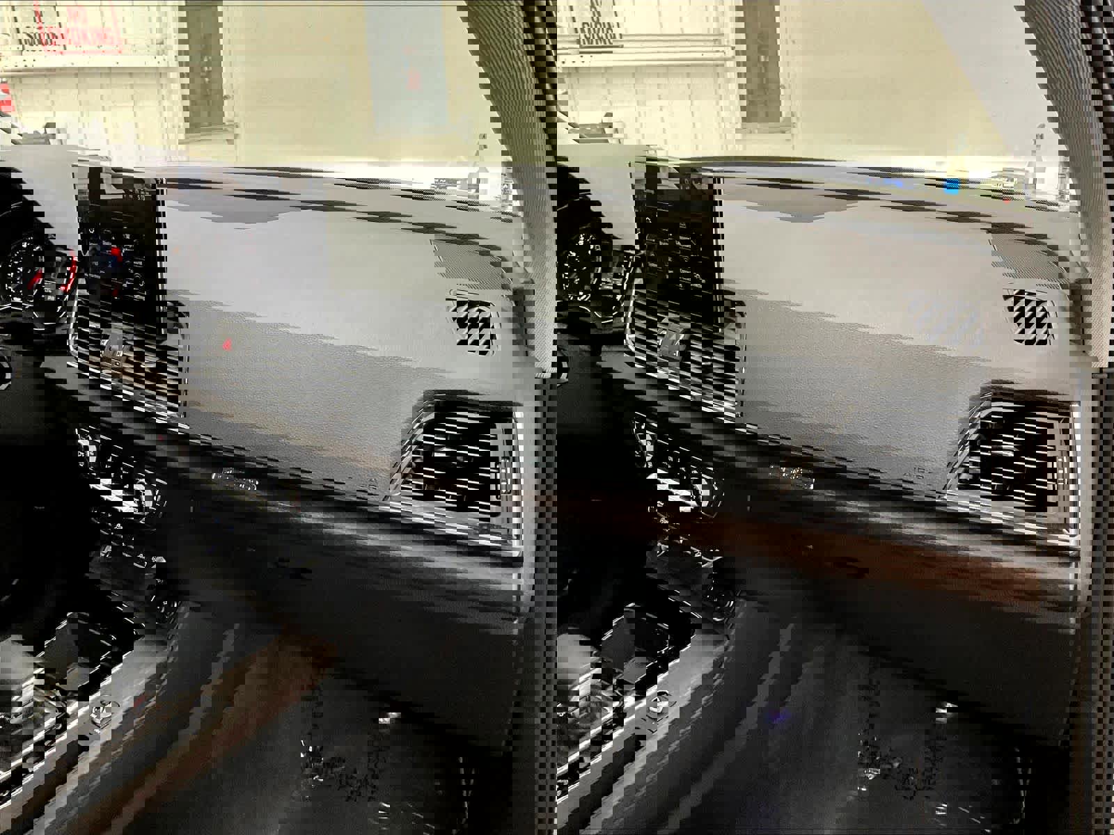 Used 2023 Audi Q5 2.0T Premium w/ Convenience Package AWD/4WD image 18