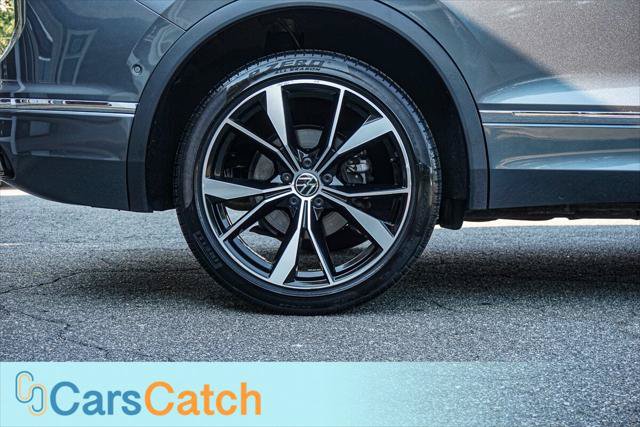 Used 2022 Volkswagen Tiguan SEL R-Line AWD/4WD image 16