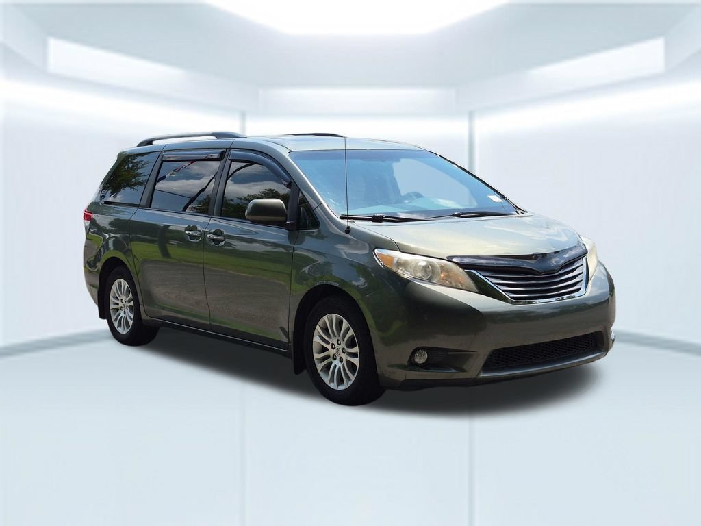 Used 2014 Toyota Sienna XLE FWD image 8