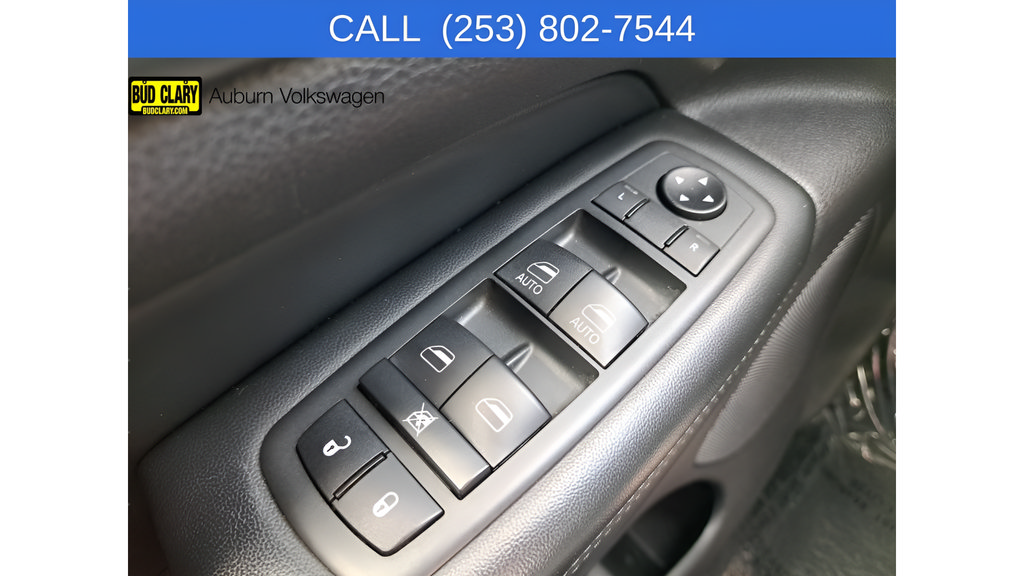 Used 2020 Jeep Grand Cherokee Laredo AWD/4WD image 23