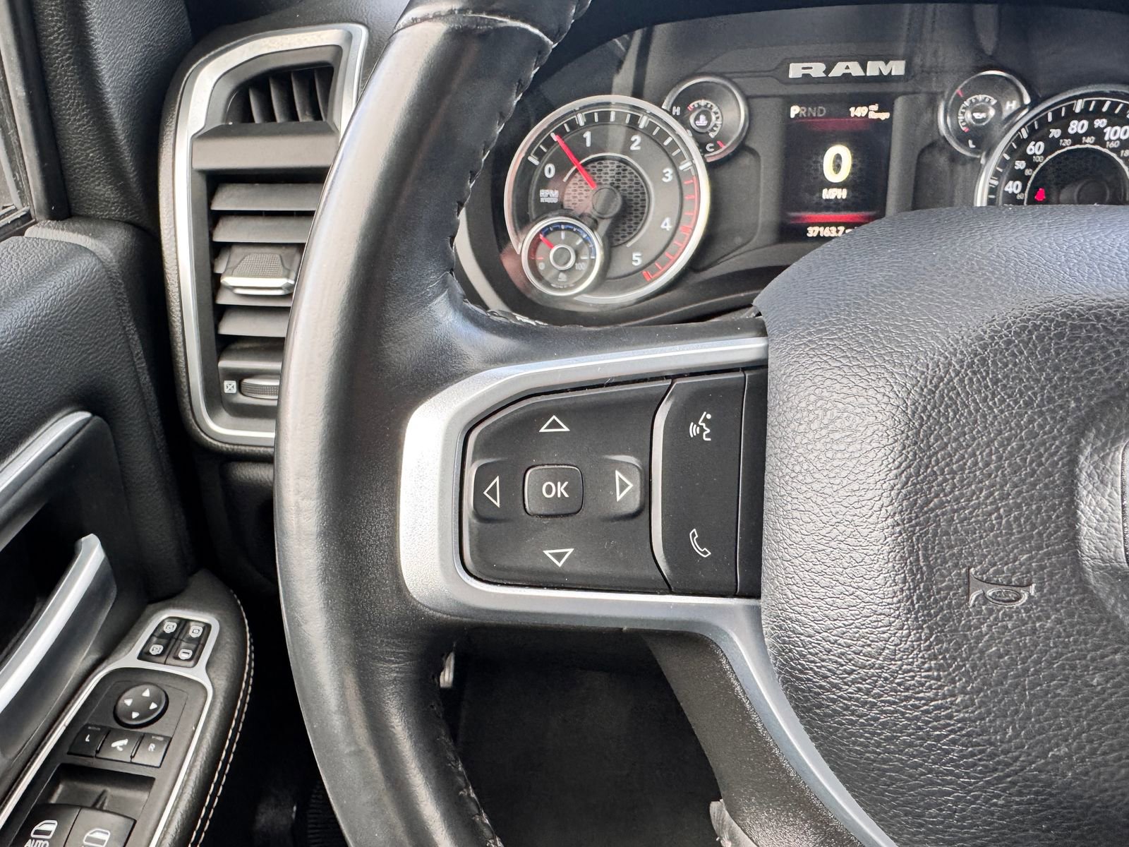 Used 2024 RAM 2500 Big Horn AWD/4WD image 16