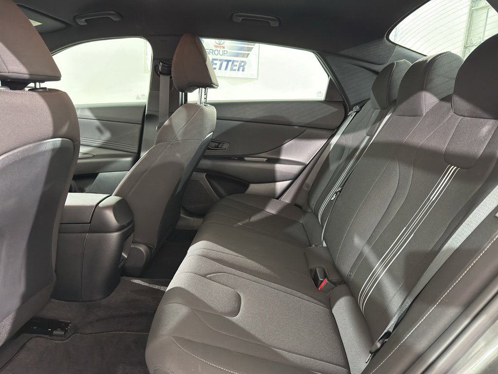 Used 2025 Hyundai Elantra Sport image 13