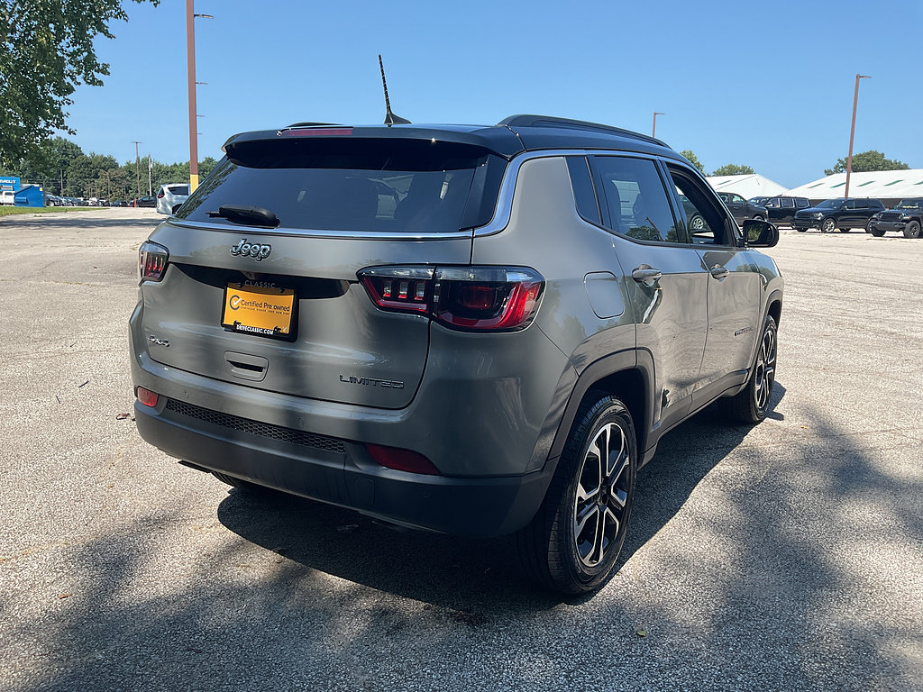 Used 2023 Jeep Compass Limited AWD/4WD image 5