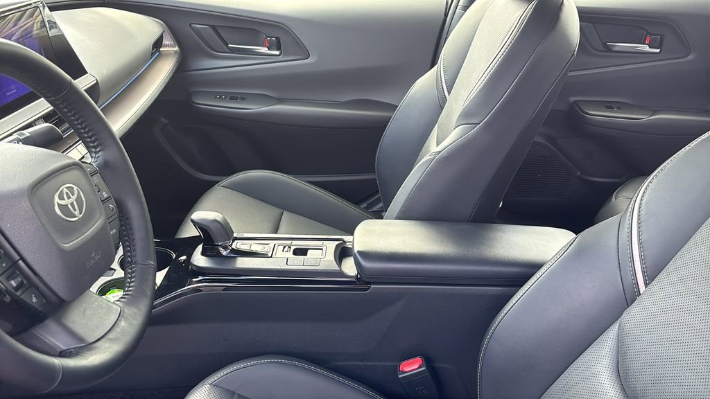 Used 2024 Toyota Prius XLE image 24