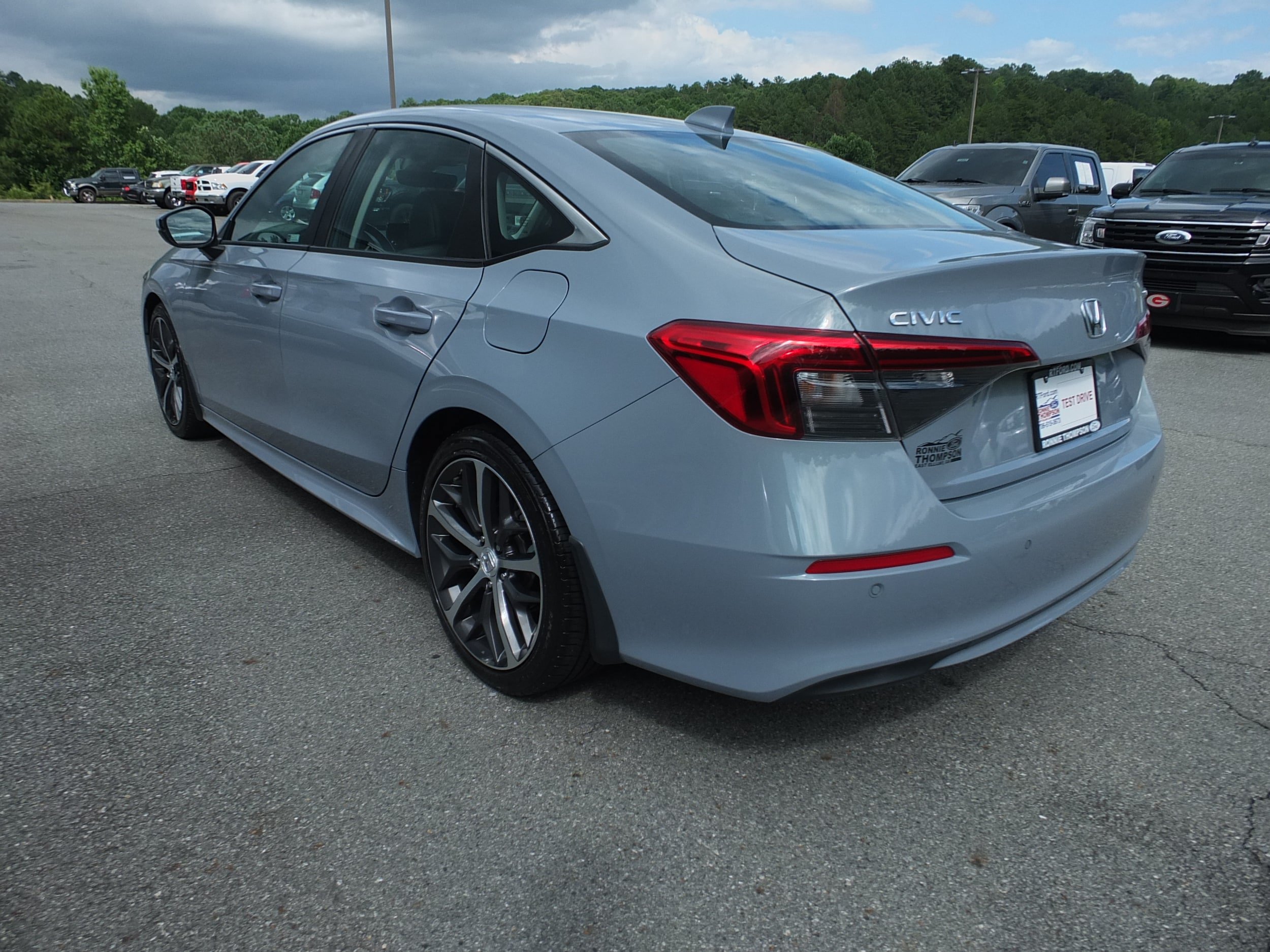 Used 2023 Honda Civic Touring image 5