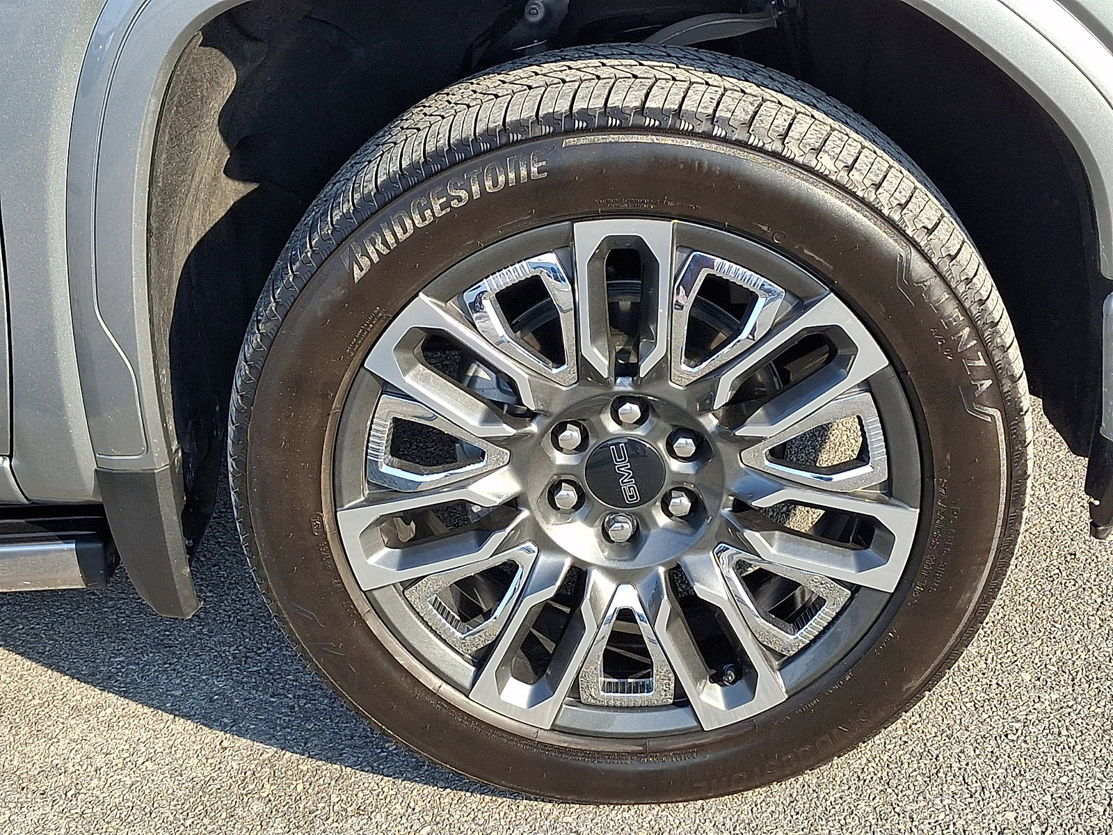 Used 2025 GMC Sierra 1500 Denali Ultimate image 8