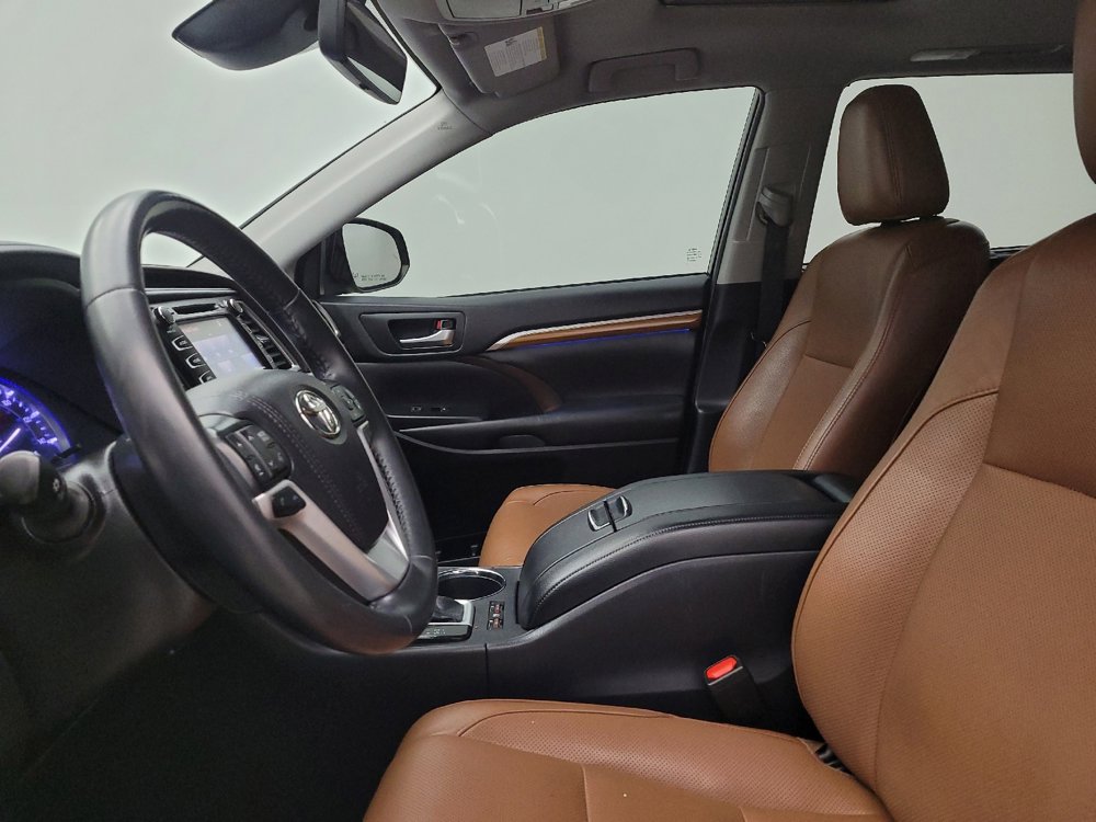 Used 2019 Toyota Highlander Limited image 17