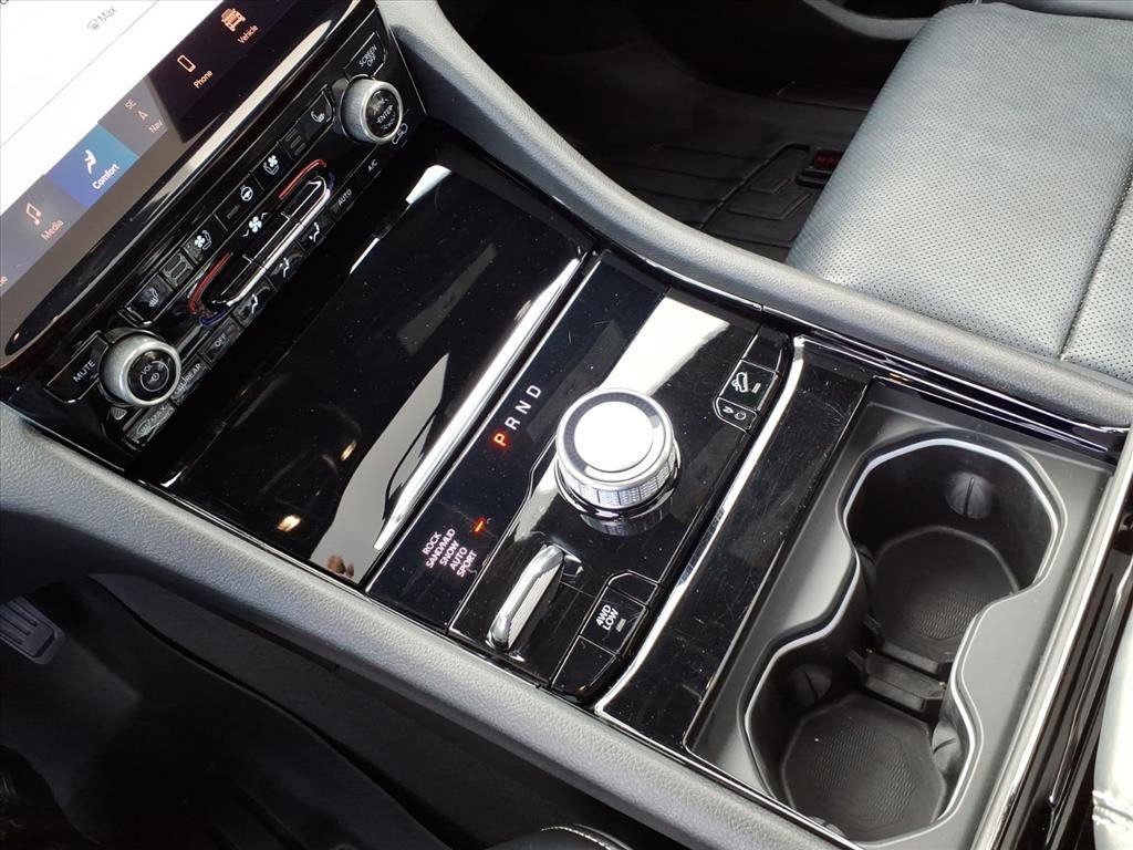 Used 2021 Jeep Grand Cherokee L Overland w/ Advanced Protech Group III image 27