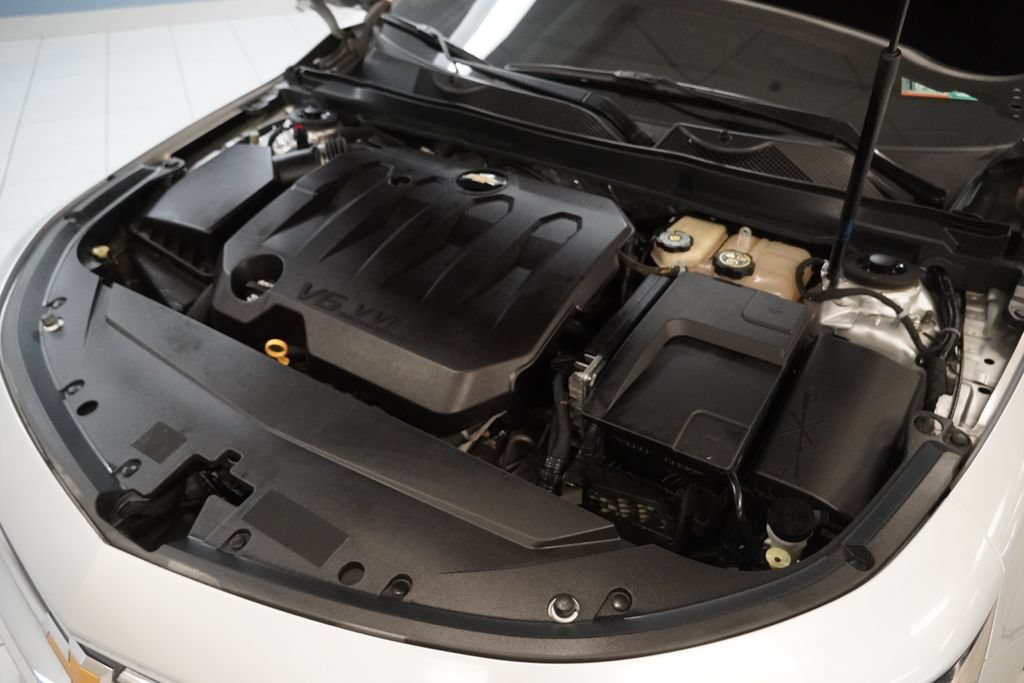Used 2018 Chevrolet Impala LT FWD image 28