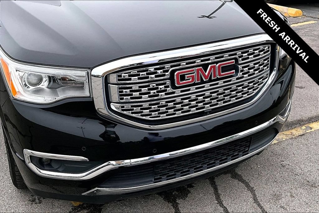 Used 2019 GMC Acadia Denali w/ Technology Package FWD image 32
