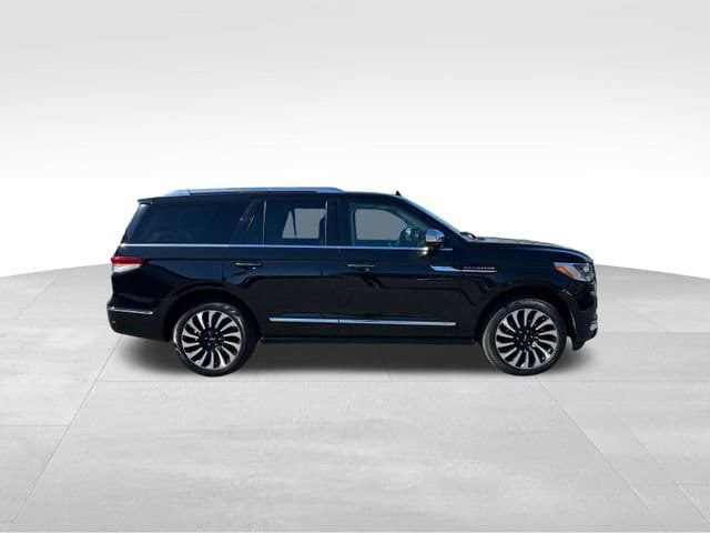 Used 2023 Lincoln Navigator Black Label AWD/4WD image 6