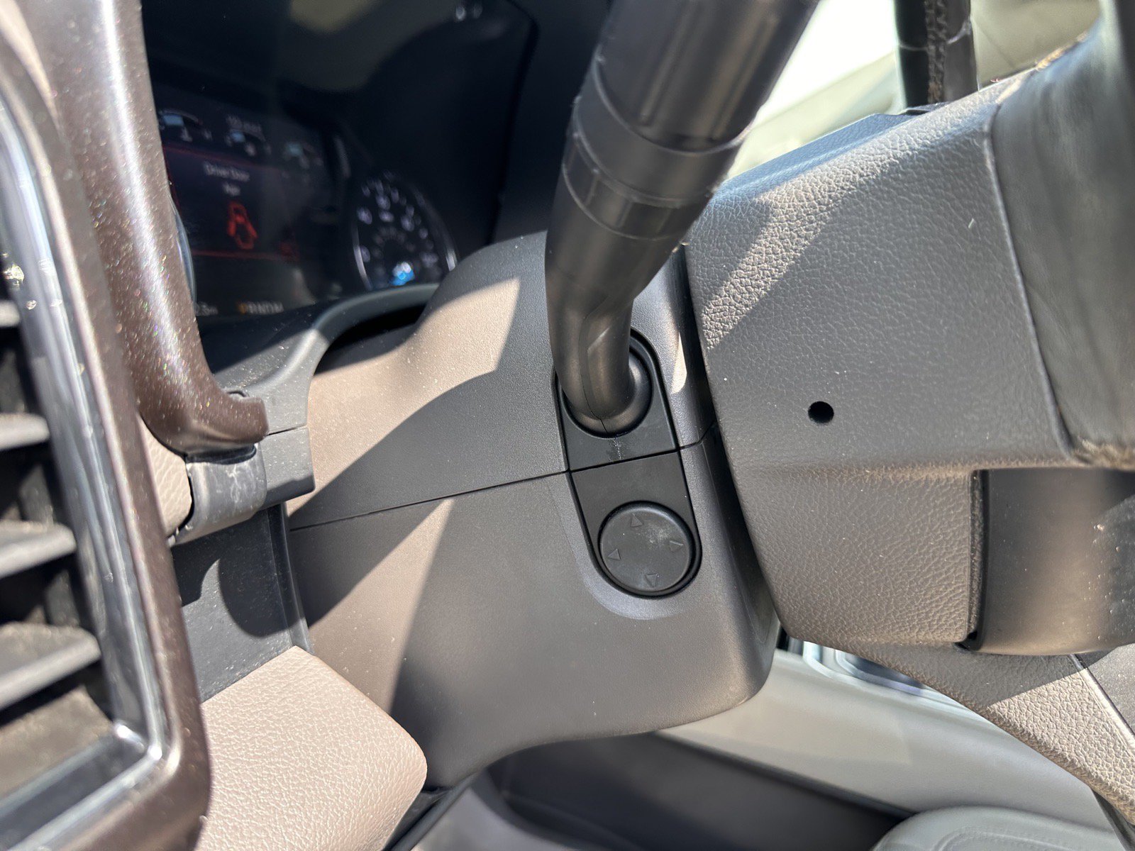 Used 2019 Ford Expedition Limited w/ Equipment Group 302A AWD/4WD image 37